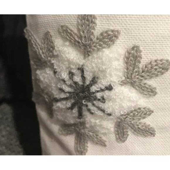 Snowflake Christmas Pillow Covers 2pc Decorative Cases Accent Holiday Decor 16" - Picture 9 of 9